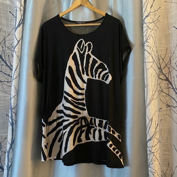 Temptations Tops - Zebra tunic - with drawstring waist